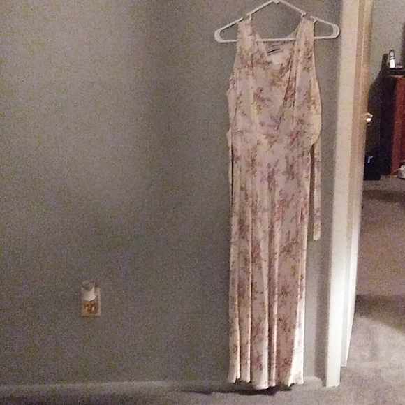 Dress - Picture 1 of 5